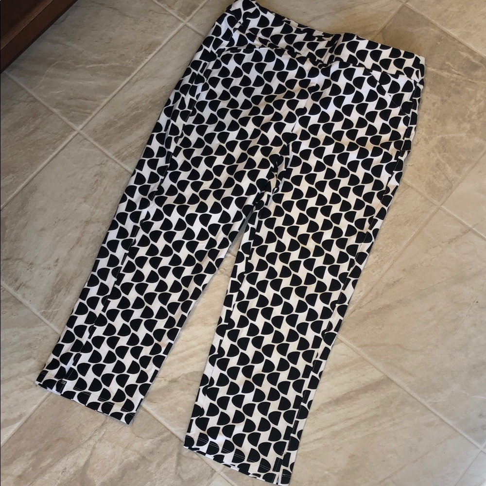 Chico’s NWT Travelers Dot Crepe Crop pants